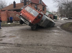 И смех и грех: спешащие на вызов работники Водоканала угодили в жестокую ловушку