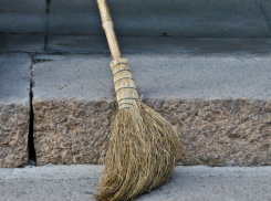 «Они нас за идиотов считают»: наблюдения таганроженки за дворниками