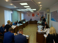В Таганроге областной депутат остался при своих интересах - не получил желанную  приемную в центре 