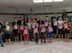 Сражались рыцари и короли: рукопашная от юных таганрожцев