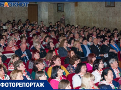 Фоторепортаж с форума «Женщины России Za* Победу»