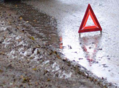 Под Таганрогом иномарка столкнула «ГАЗель» с дороги