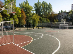 В Таганроге открыли новую спортивную площадку на улице Морозова