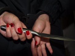 Разъяренная жительница Таганрога напала на пенсионера с ножом