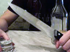 В Таганроге местный житель ножом в живот ранил своего пожилого отца