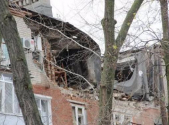 Пострадавший от взрыва дом в Таганроге подключать к газу опасно