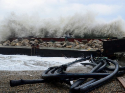 Вода в Таганрогском заливе приближается к опасной отметке