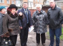 Министр информационных технологий заверил таганрожцев, что от вышки сотовой связи излучения нет