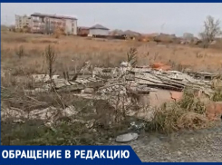 Читатели «Блокнота» засняли, как улицу Шолоховскую превращают в свалку
