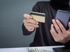 Мужчина в Таганроге потерял более 500 тысяч рублей из-за мошенников