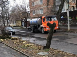 МКУ «Благоустройство» Таганрога за последние дни отремонтировало более 3 тыс. кв. метров дорог