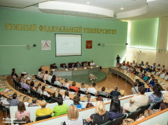 Таганрогу пообещали финансовую помощь на ремонт и строительство школ