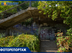 Дело с мертвой точки не сдвинулось: бывший символ Таганрога превращается в руины