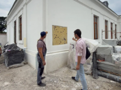 В Таганроге увековечили «привет от киевского режима» - от ракеты ВСУ пострадали 12 мирных жителей