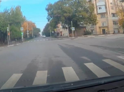 «Пешеходы сохранились перед тем как идти под машины?», - возмущаются таганрогские водители