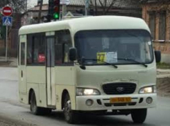 В Таганроге женщина пострадала под колесами маршрутного такси