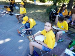 В Таганрог на пленэр приехали более 70 юных художников