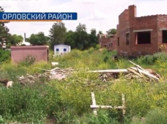 Где детский садик, товарищ Дерябкин?: Жители поселка Орловский недоумевают, как оказались «похороненными» 50 миллионов рублей?
