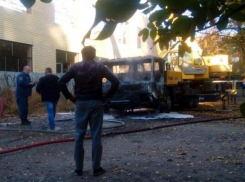 В Таганроге сгорел кран от соприкосновения с высоковольтными проводами