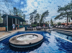 Огромный выбор зон отдыха и тёплые бассейны ждут вас в «GREENWICH-PARK»*