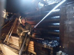 В Таганроге загорелась баня в развлекательном комплексе