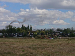 Таганрожец пожаловался на неприятный запах и смог от очередного завода 