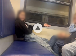 Подростки-хамы терроризируют пассажиров электрички Ростов-Таганрог: таганрожцы требуют принять меры