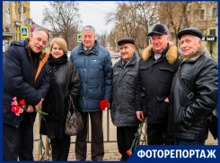 В честь 100-летия комсомола в Таганроге открыли памятник