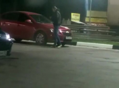 В Таганроге на заправках завелись попрошайки