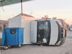 В Таганроге Hyundai влетел в «ГАЗель» и она перевернулась 