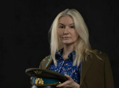 Дочь одного из пяти погибших в Афганистане таганрожцев приняла участие в трогательном  фотопроекте