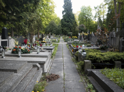 Вечная память тоже изнашивается