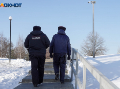 Оскорбила и ударила: в Таганроге будут судить женщину за нападение на полицейского