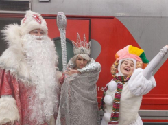 Каким предстал перед таганрожцами новогодний ретропоезд