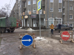 В центре Таганрога возможны пробки - проводят исследование коллектора на Петровской