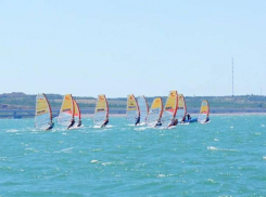 Школьники из Таганрога привезли семь медалей с Чемпионата и Первенства ЮФО по парусному спорту 