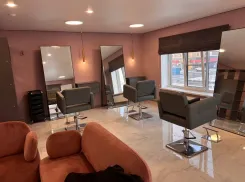 Товар дня: рабочие места для парикмахеров со скидкой 30%