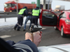 В Таганроге полицейские раскрыли угон, совершенный  насильно