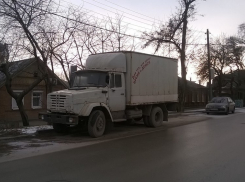 Территориальные управления начали борьбу с брошенными автомобилями в Таганроге