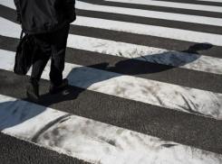 В Таганроге подсветили 12 пешеходных переходов 