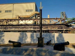 Таганрожцы озадачены смыслом нового памятника возле «Тагмета»