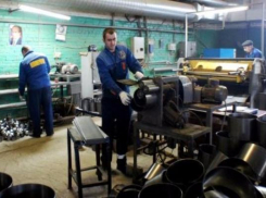 Андрей Лисицкий посетил таганрогское предприятие ООО «Полимерпром»