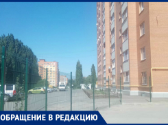 В Таганроге огораживаться  и ставить заборы -  стало правилом жизни