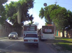 Водители общественного транспорта устроили очередные гонки 