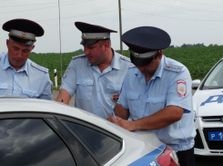 Препятствие на дороге и выезд на «встречку» стали причиной аварии в Таганроге 