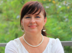 Сегодня  отмечает День рождения депутат  Елена Сирота