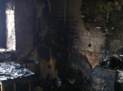 Причины возгорания дома в центре Таганрога установят ростовские специалисты