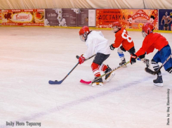 В Таганроге прошел городской турнир по хоккею с шайбой