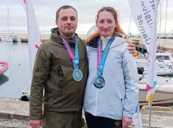 Потерял обе ноги на СВО и привез «серебро»: таганрожец Павел Шевцов стал призером турнира по парусному спорту