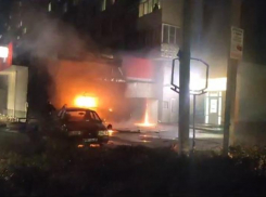 В Таганроге на ул. Ломоносова произошло крупное возгорание